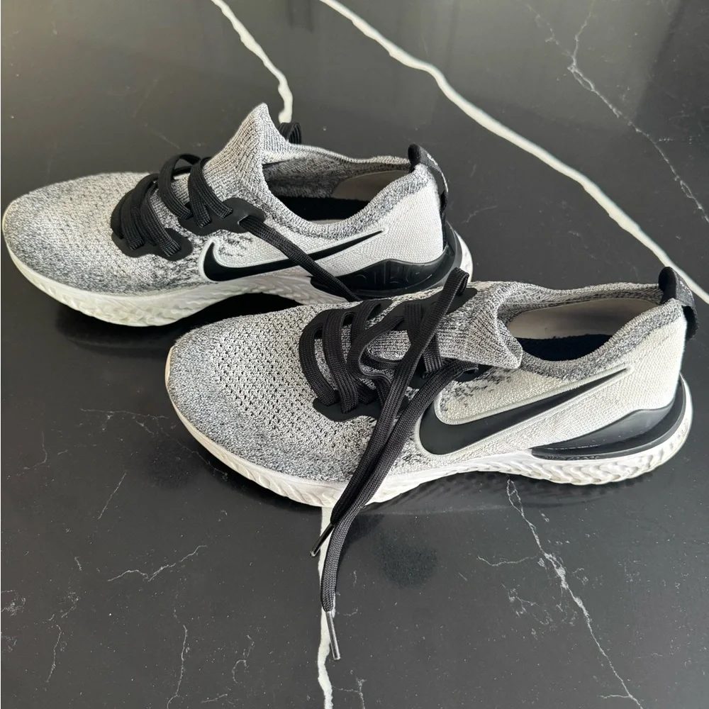Nike Epic‎ React Flyknit Women’s Shoes - Picture 2 of 6